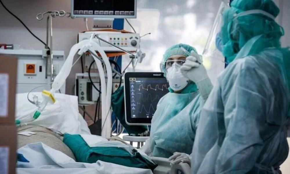 Κορονοϊός: Κατέληξε 73χρονος - Στους 550 οι νεκροί